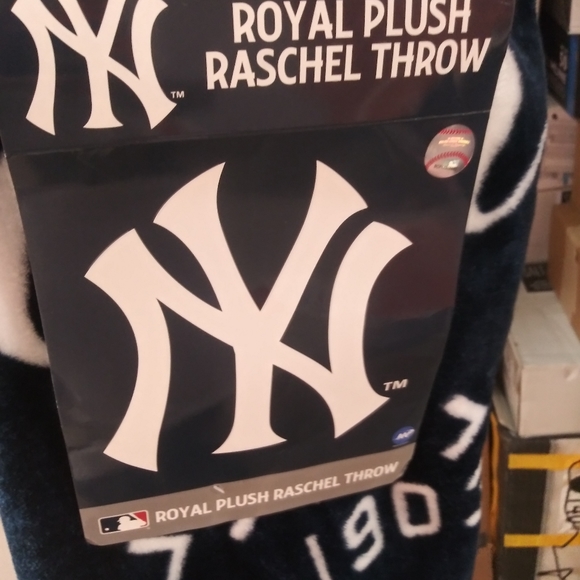 Bedding New York Yankees Royal Plush Raschel Fleece Throw Blanket